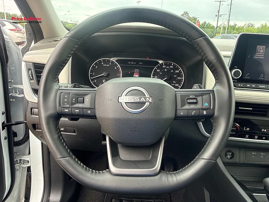 Certified Used 2025 Everest White Pearl Nissan SV image 21