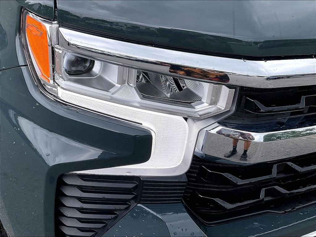 Used 2025 Gray Chevrolet LT image 32