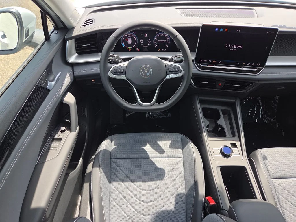 New 2026 Pure White Volkswagen 2.0T SE image 15