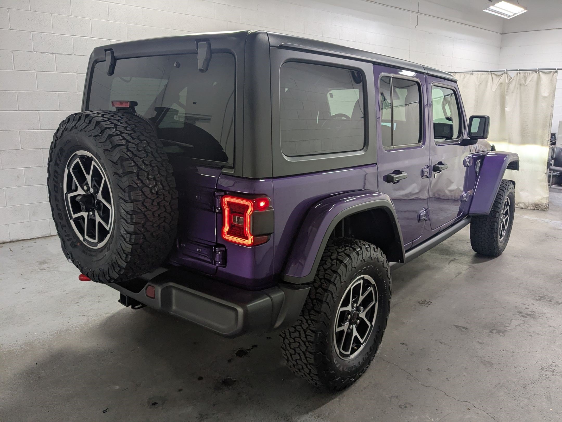 New 2026 Reign Exterior Paint Jeep Rubicon image 4
