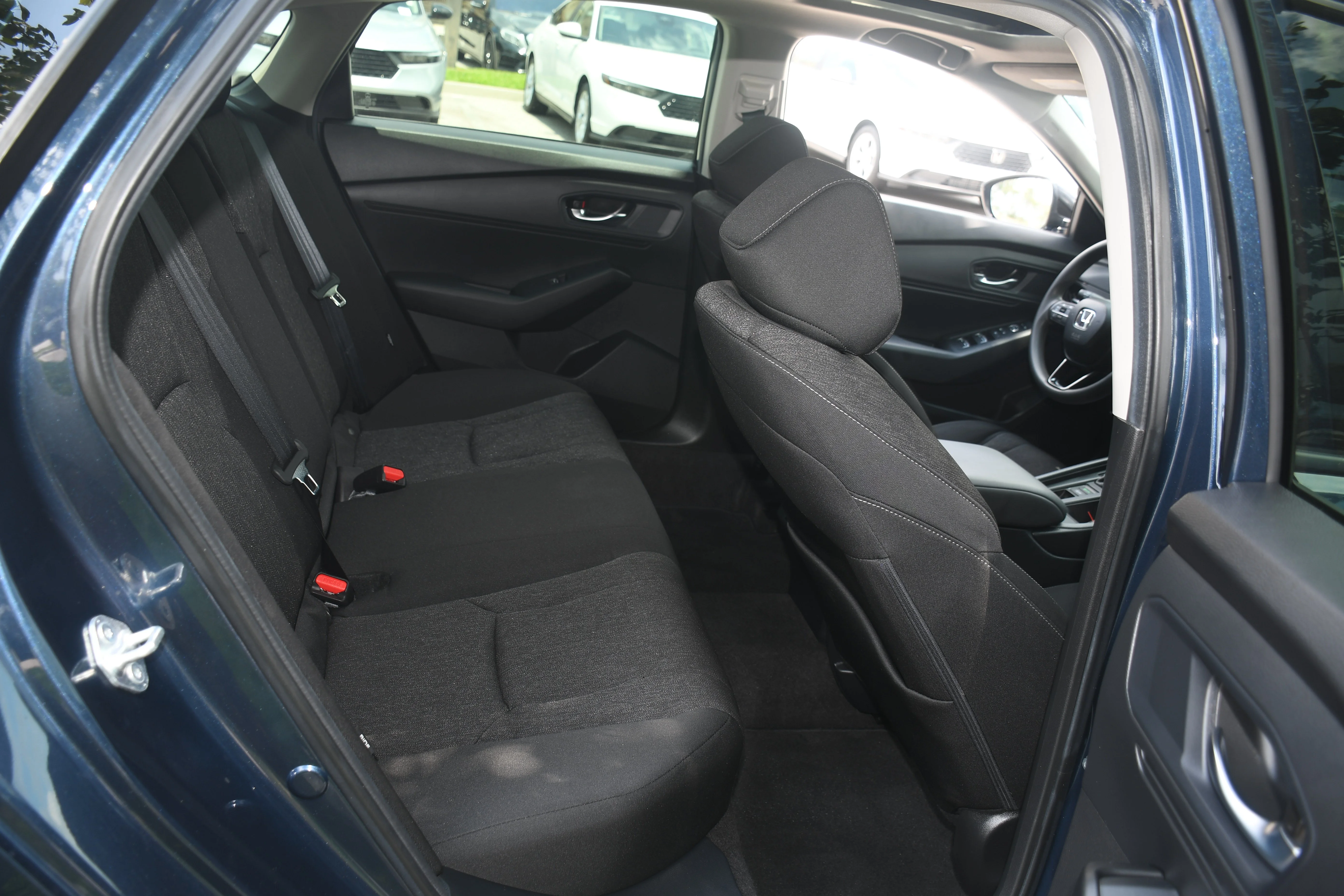 Used 2025 Blue Honda SE image 19