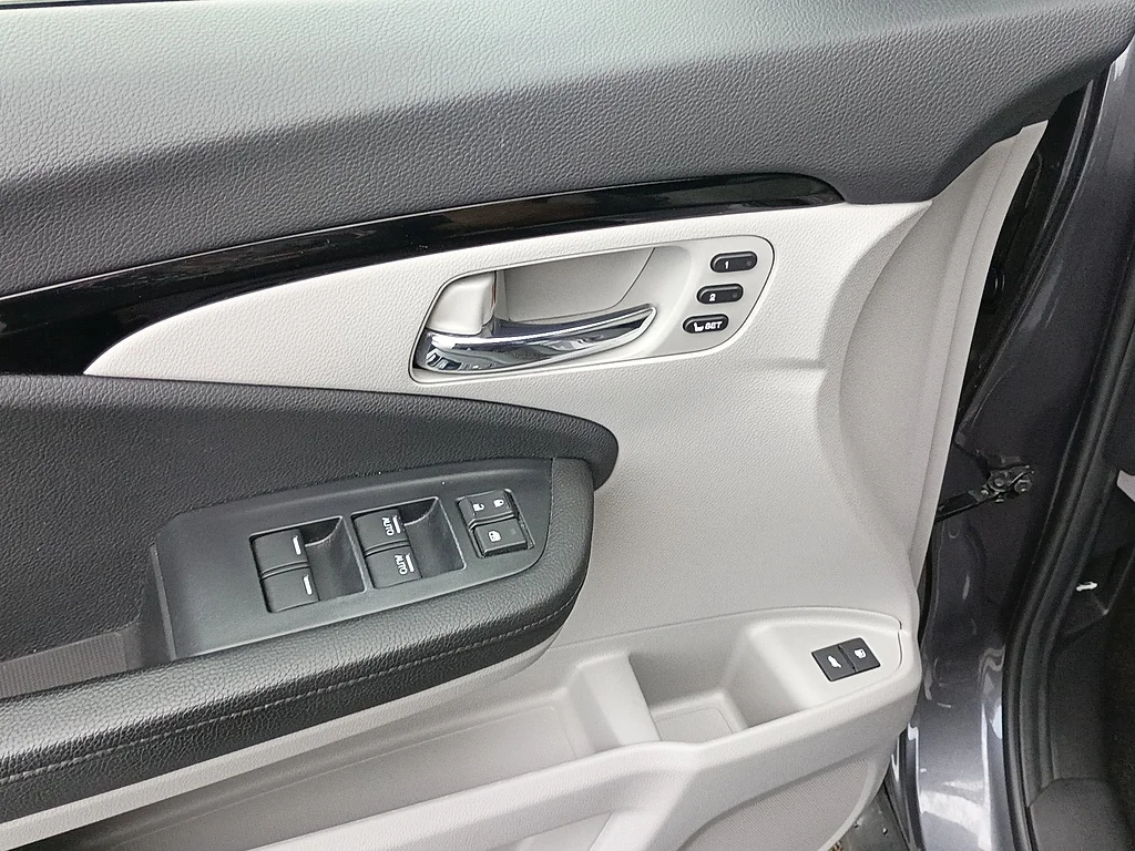 Certified Used 2021 GRAY Honda Elite image 22