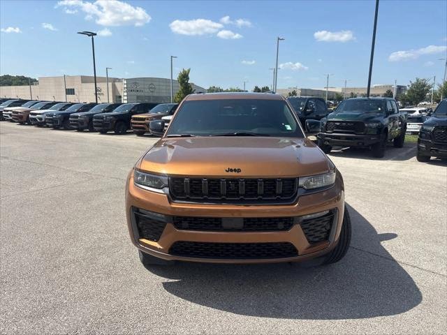 New 2026 Copper Shino Metallic Clear-Coat Exterior Paint Jeep Limited Reserve image 4