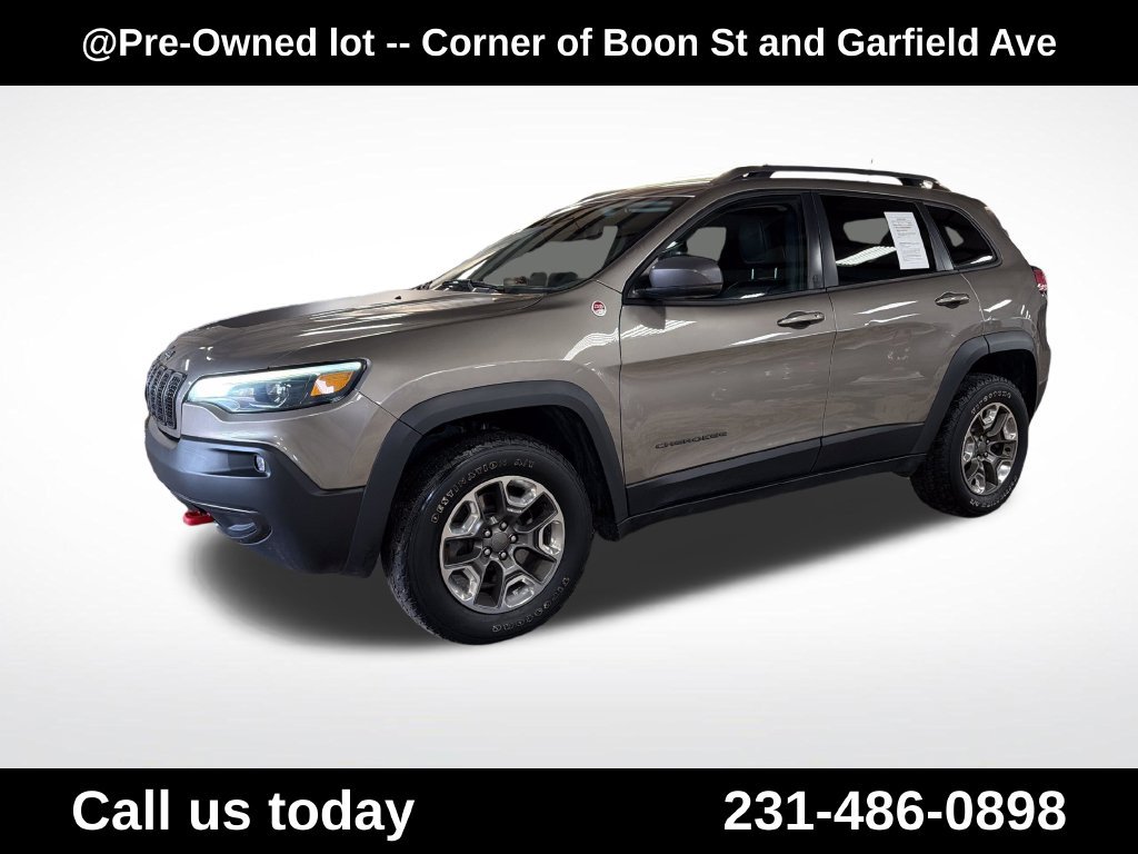 Used 2019 Beige Jeep Trailhawk image 1