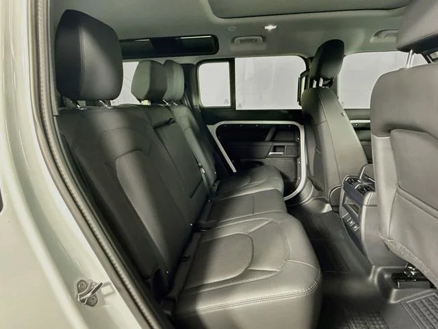 Used 2025 Fuji White Land Rover S image 29