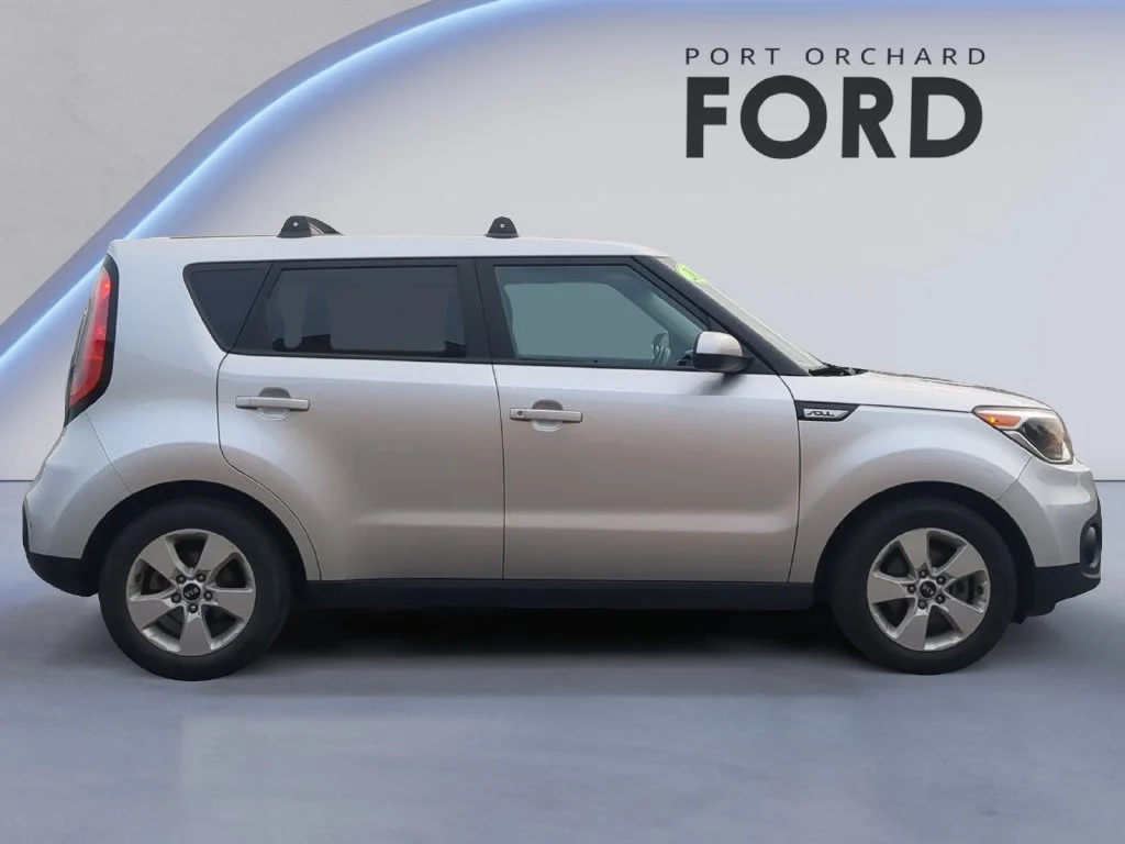 Used 2019 Silver Kia Base image 8