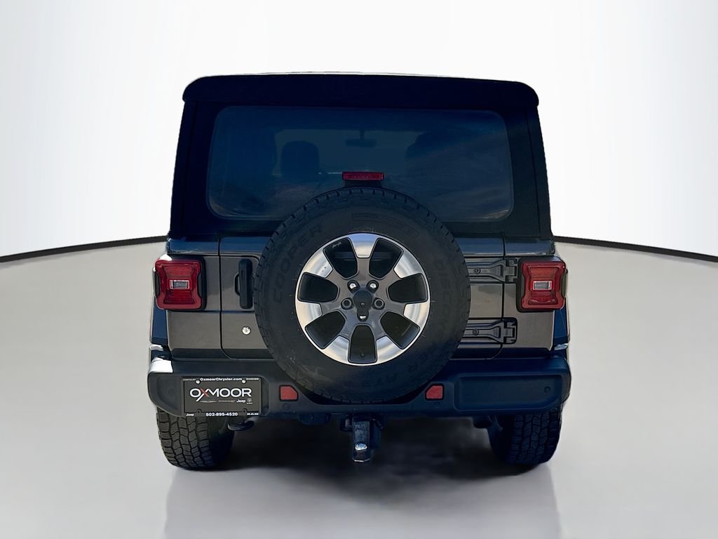 Used 2018 Granite Crystal Metallic Clearcoat Jeep Sahara image 6