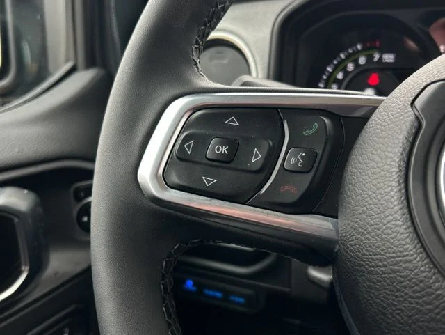 Used 2025 Gray Jeep Sahara 4xe image 34