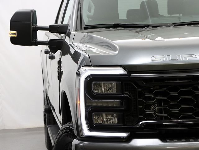 New 2026 Carbonized Gray Metallic Ford F-250® XLT image 4