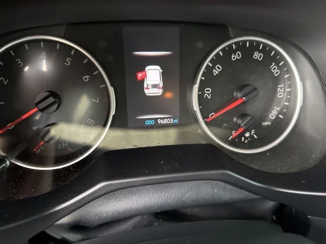 2020 Toyota RAV4 LE - Photo 7