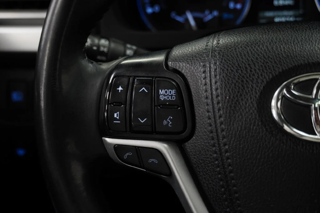 Used 2019 Blue Toyota XLE image 31