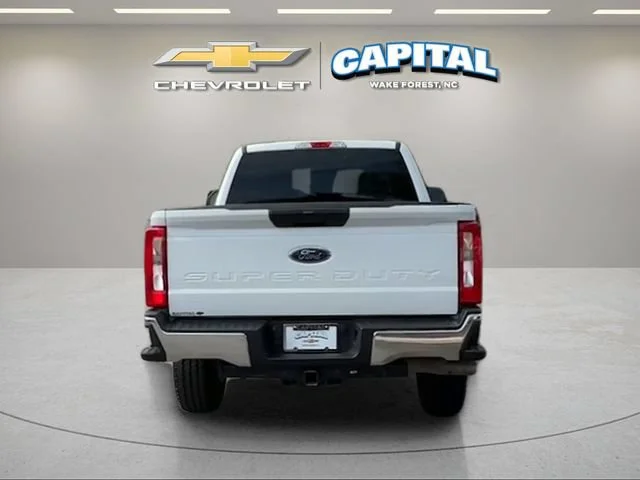 Used 2025  Ford XL image 4