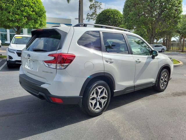 Used 2022 White Subaru Premium image 6