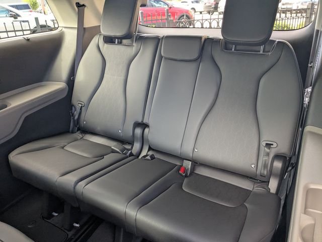 New 2026 Ivory Silver Kia EX image 14