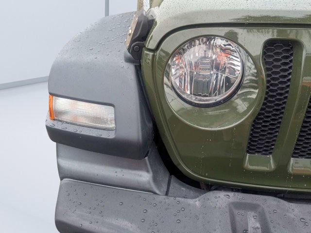 Certified Used 2023 Green Jeep Sport S image 9