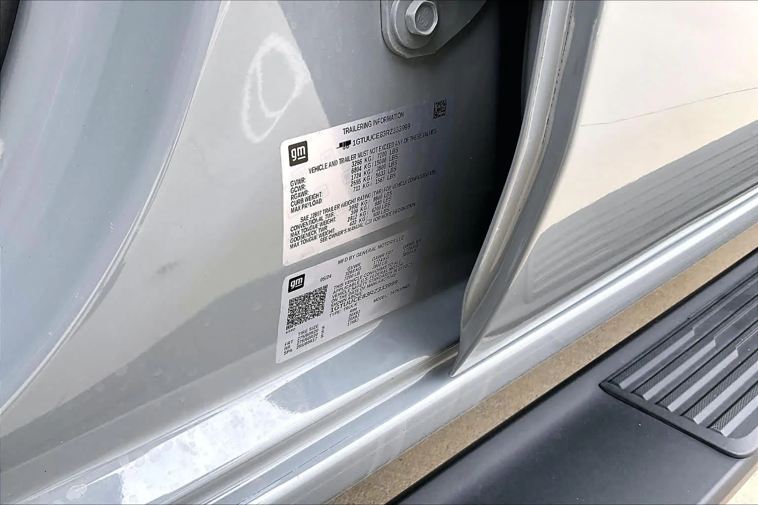 Used 2024 Thunderstorm Gray GMC Elevation image 34