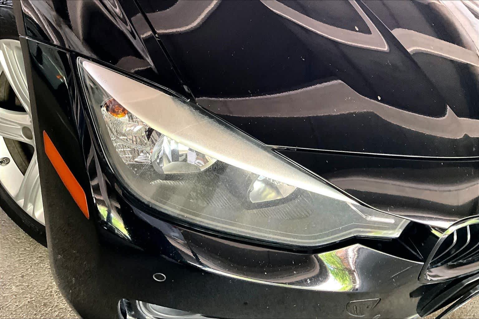Used 2015 Jet Black BMW 320i image 27