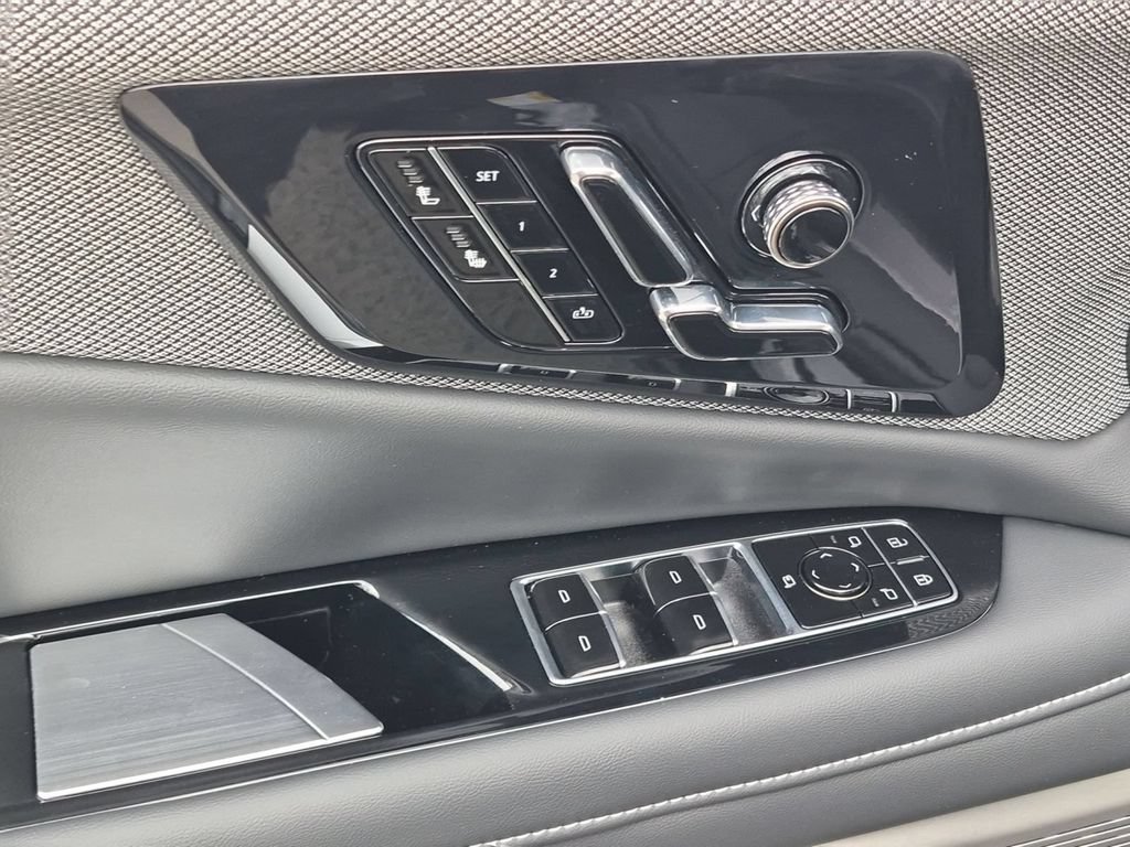 2027 Cadillac OPTIQ Luxury - Photo 22