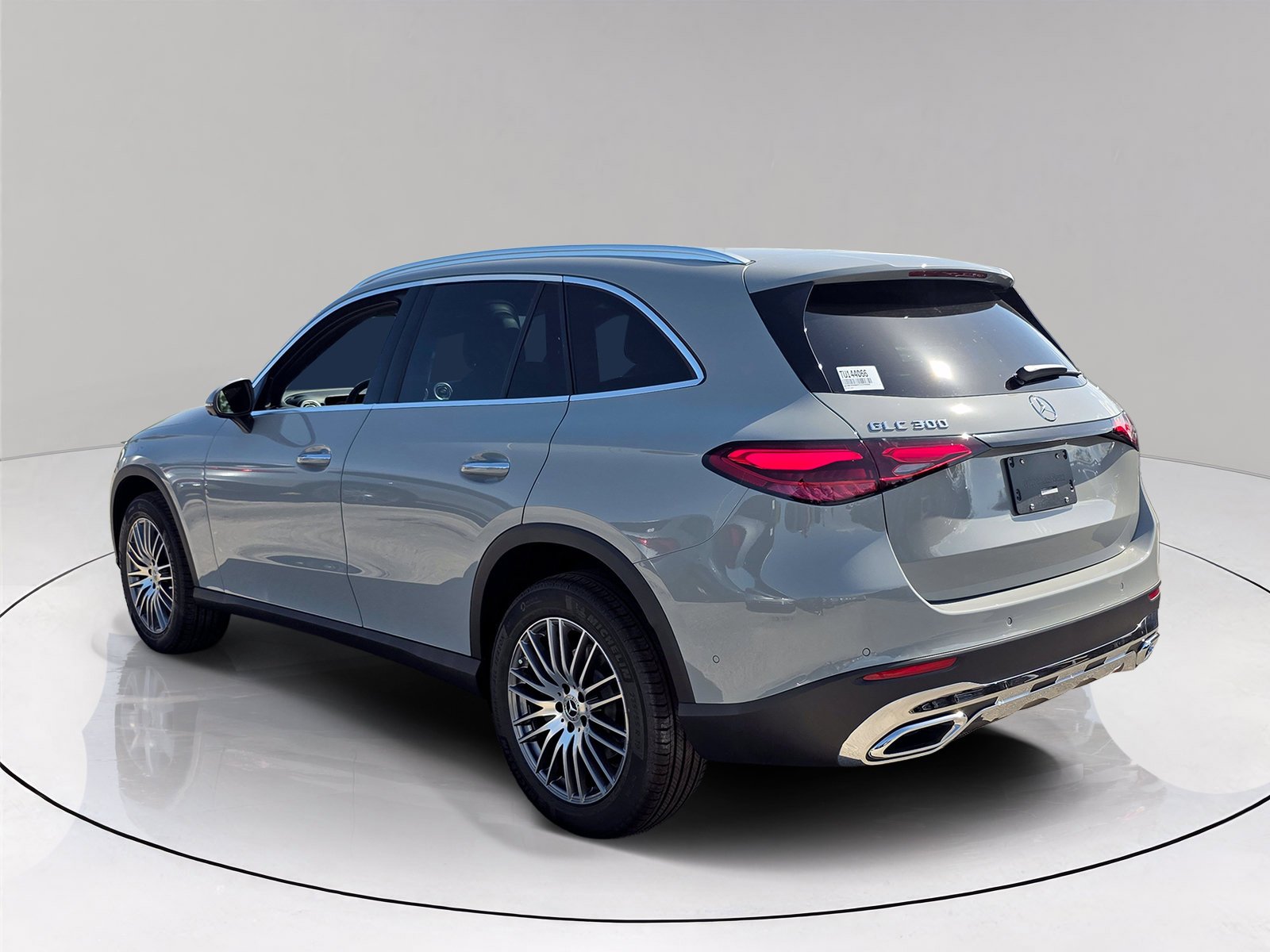 New 2026 MANUFAKTUR Alpine Grey Mercedes-Benz GLC 300 image 4