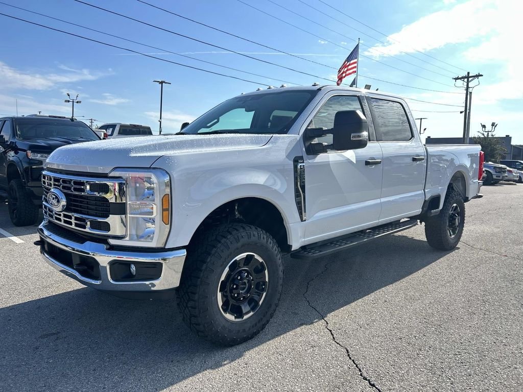 New 2027 Oxford White Ford F-250® XLT image 8