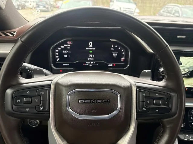 Used 2025 White GMC Denali image 29