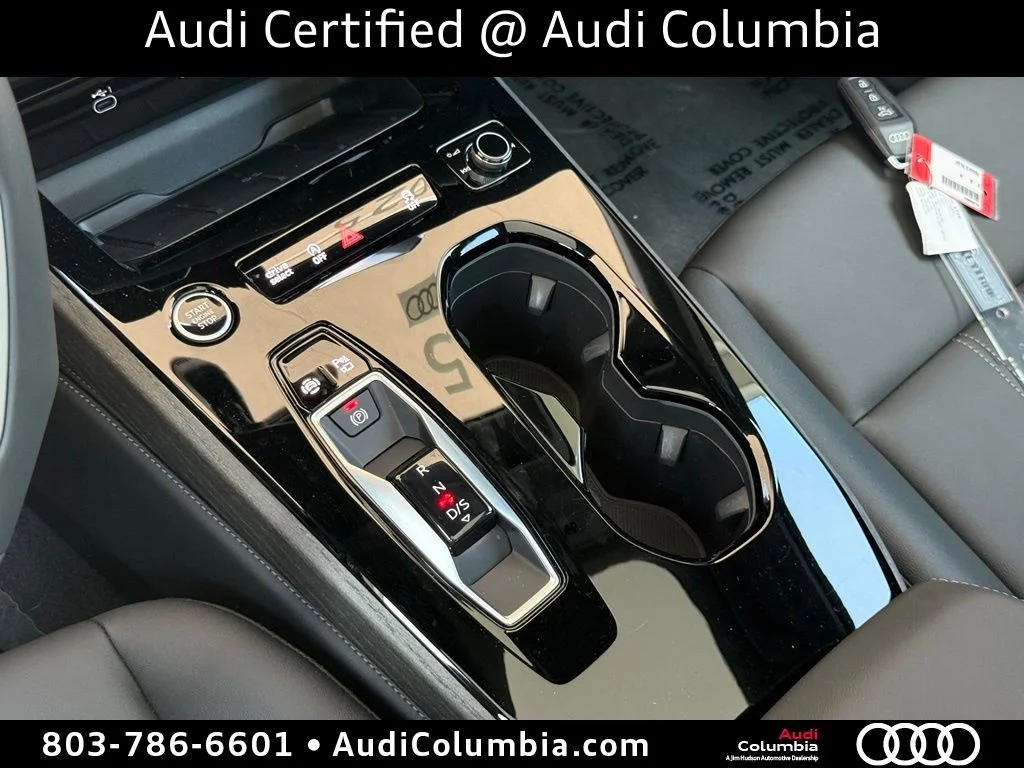Used 2025  Audi 2.0T Premium image 31
