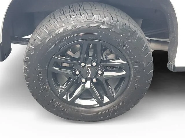 Used 2021 SUMMIT WHITE Chevrolet RST image 29