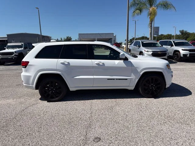 Used 2019 White Jeep Altitude image 3