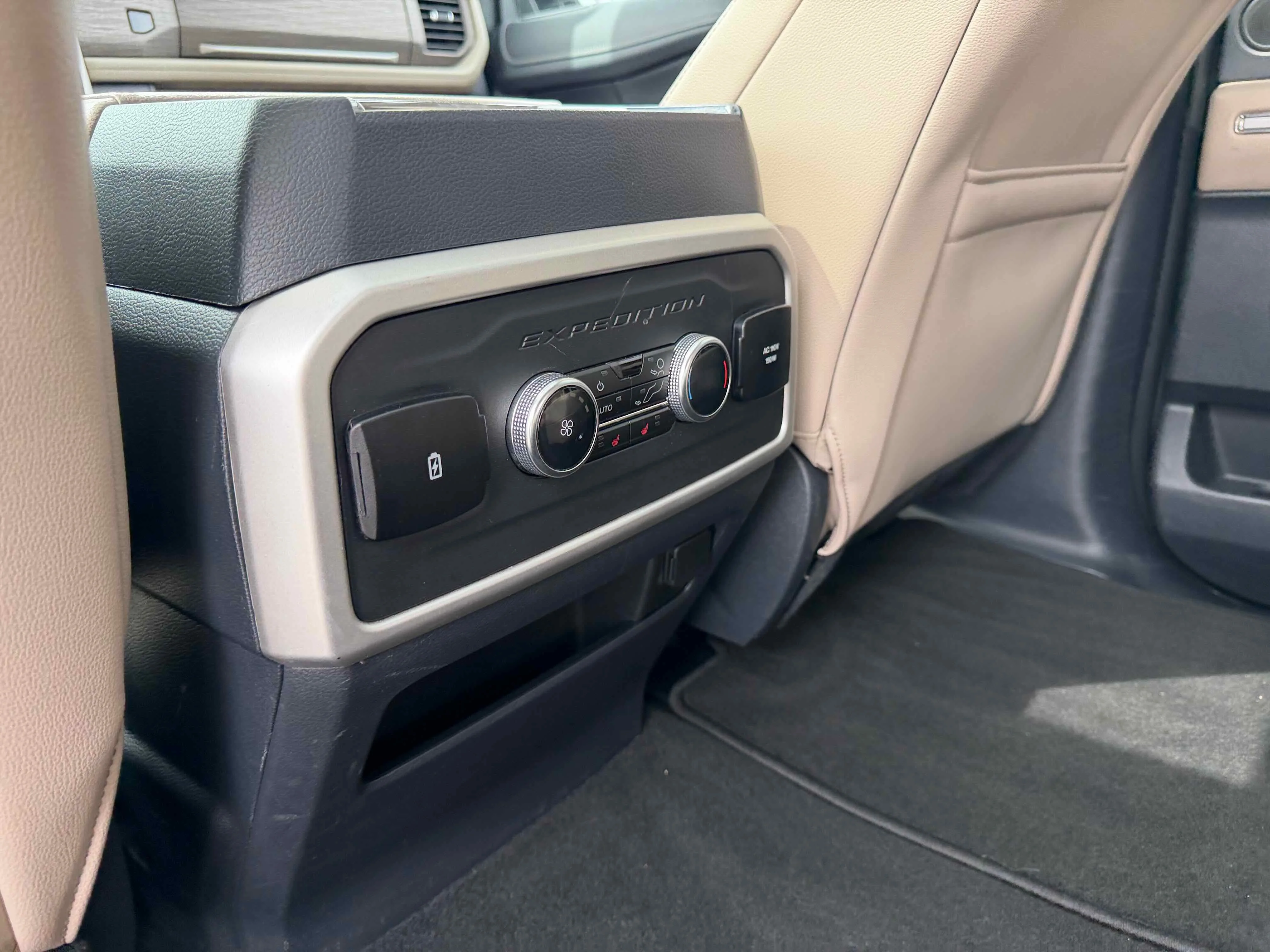 Used 2023 White Metallic Ford Limited image 28