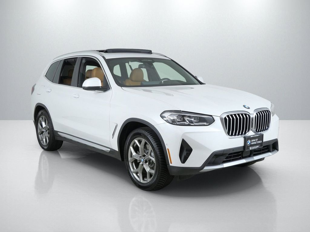 Used 2024 White BMW xDrive30i image 8
