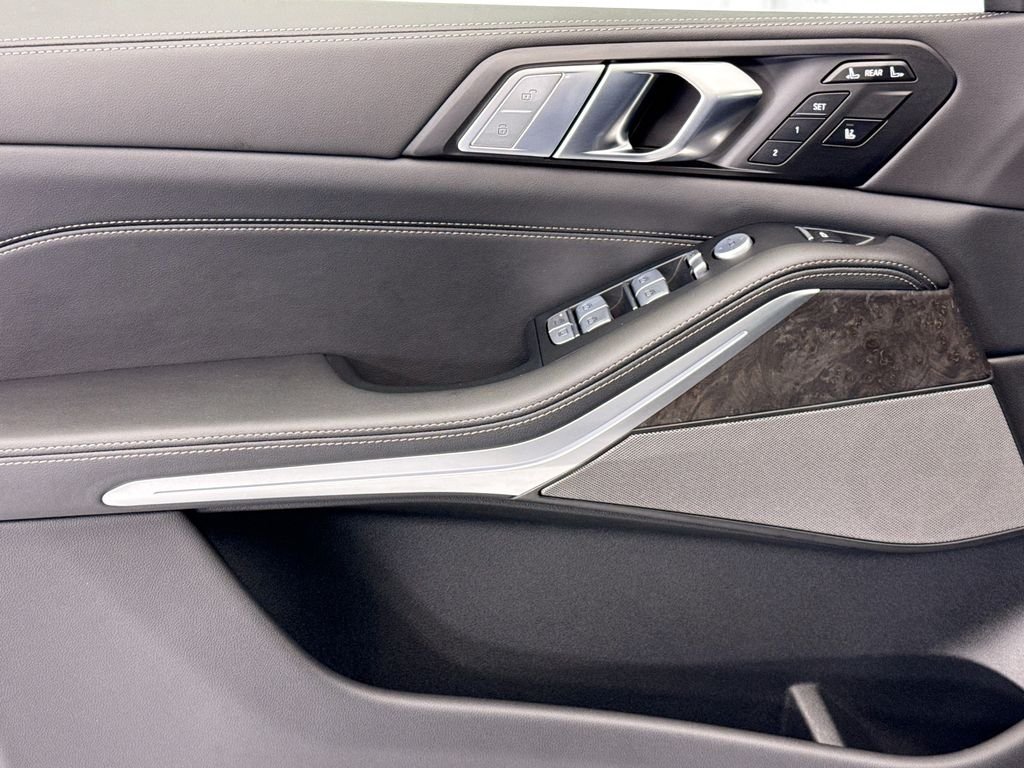 2026 BMW X7 40i - Photo 22