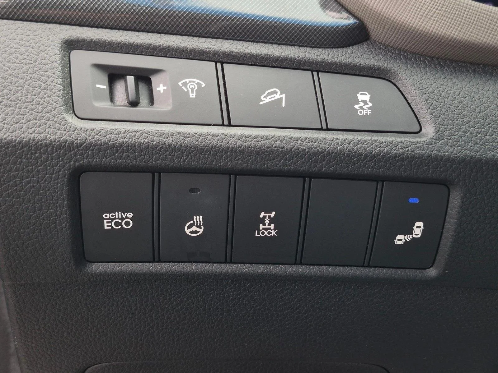 Used 2015 Frost White Pearl Hyundai  image 10