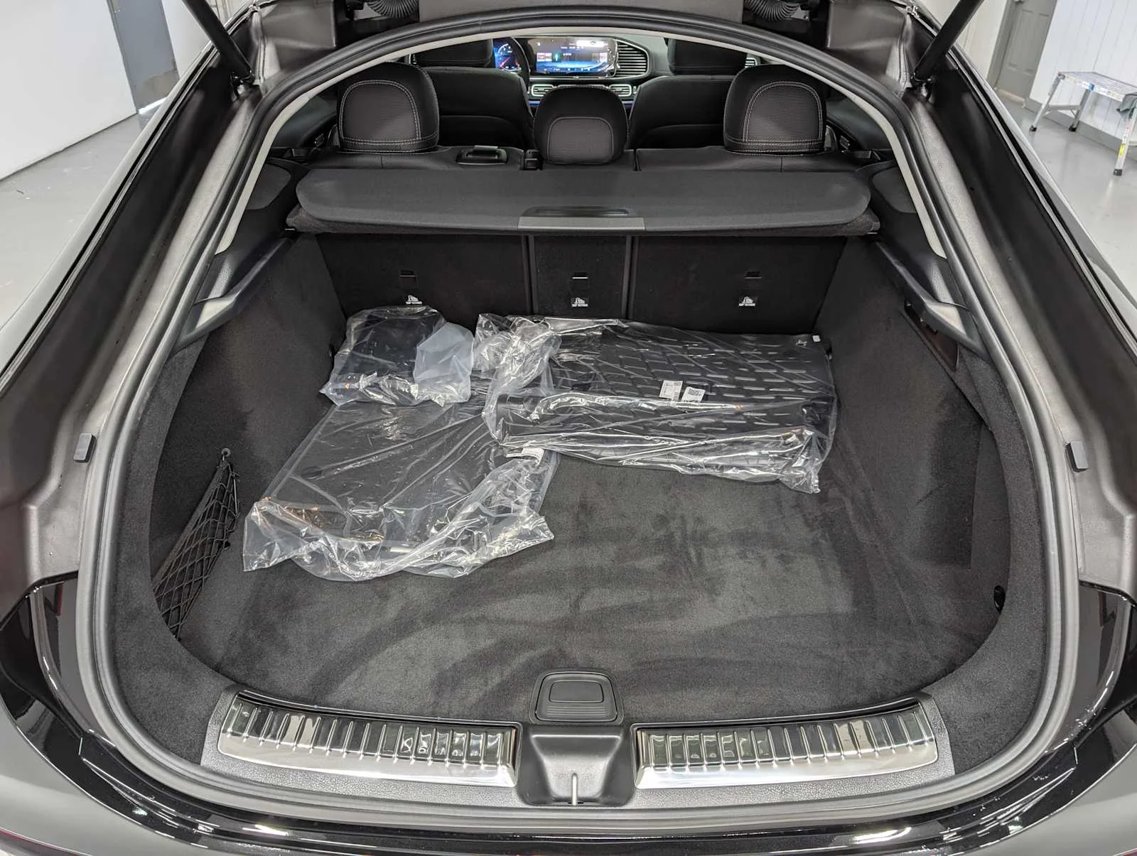 New 2026 Obsidian Black Metallic Mercedes-Benz GLE 450 image 23