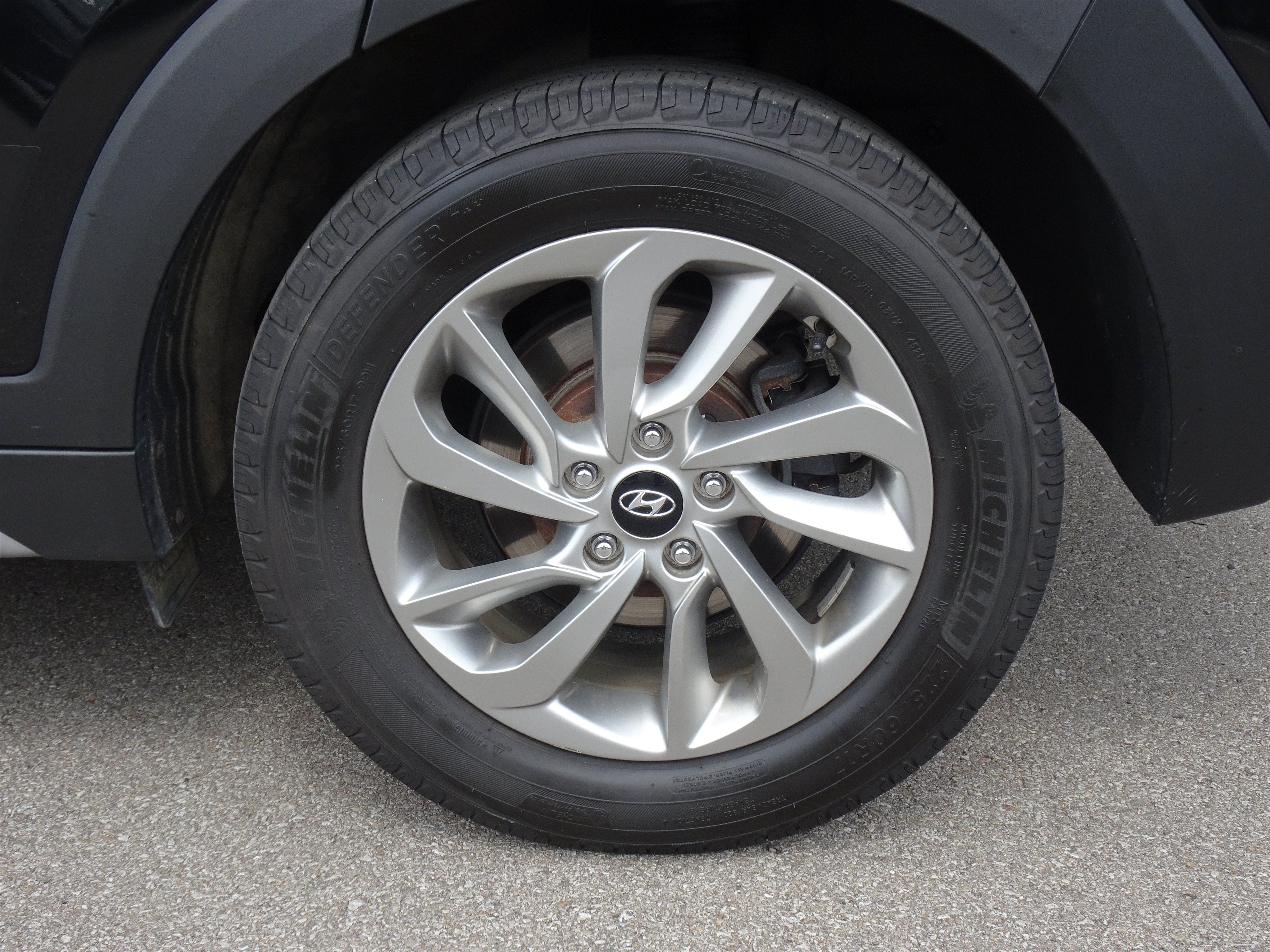Used 2018 Black Noir Pearl Hyundai SEL image 9