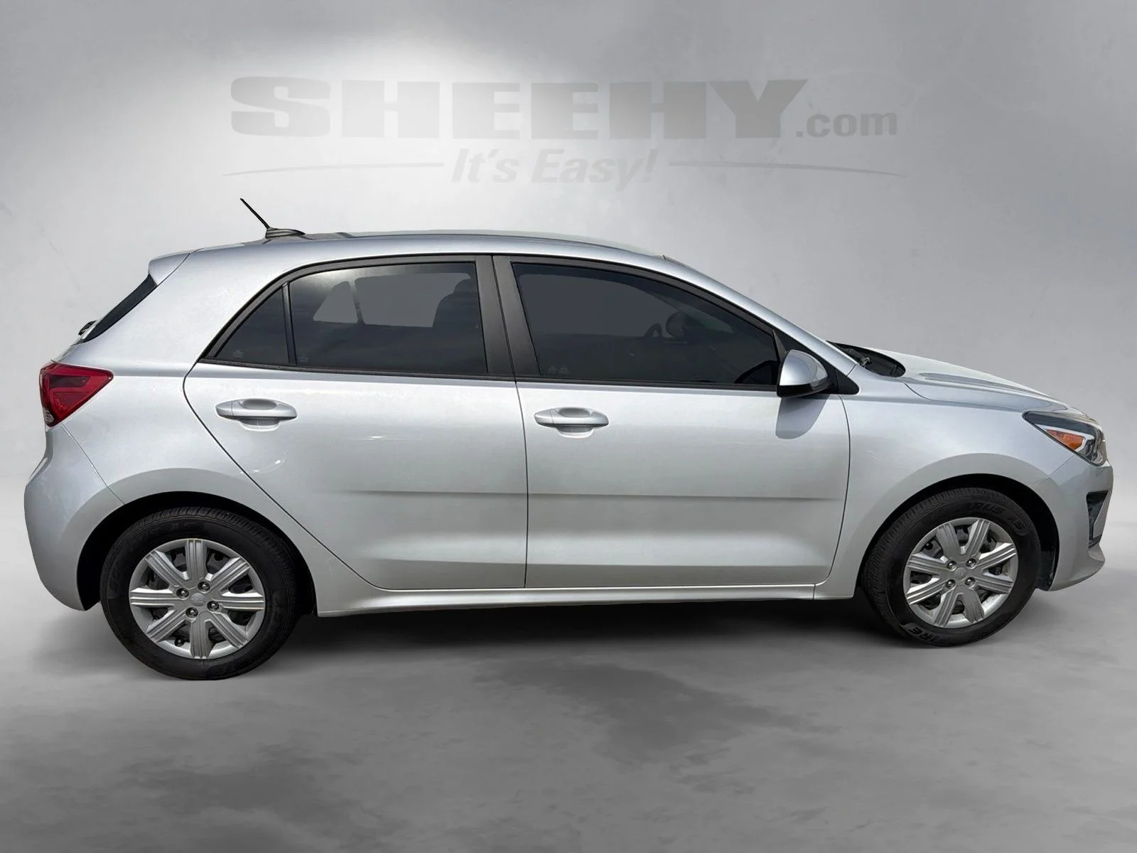 Used 2022 Silver Kia S image 10