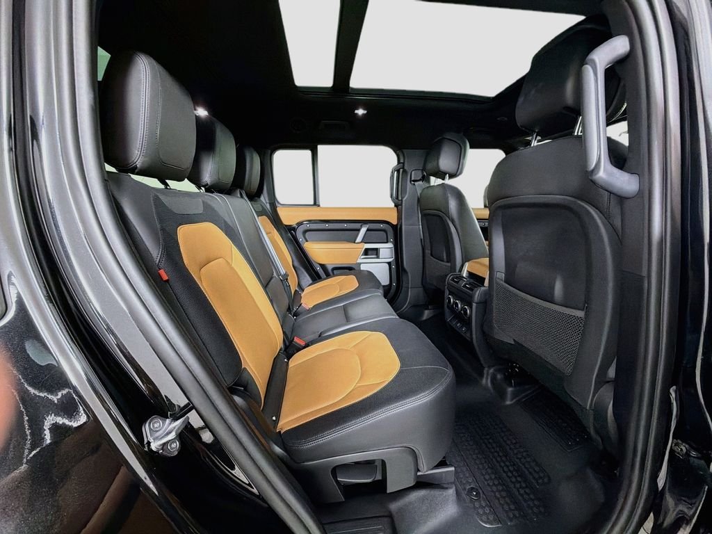 Certified Used 2024 Black Land Rover X-Dynamic SE image 30