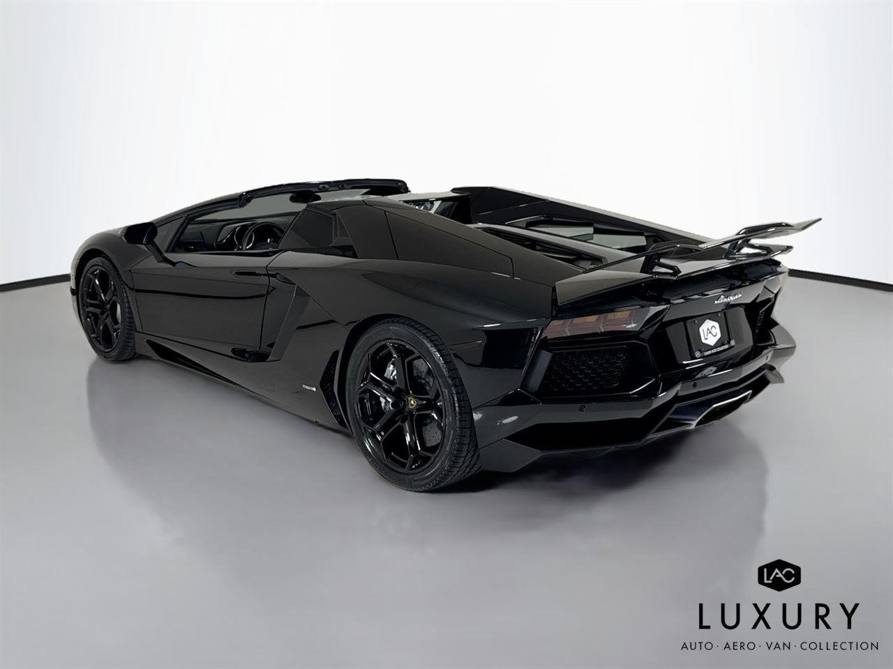 Used 2016 Nero Aldebaran Lamborghini LP 700-4 | Vorsteiner Carbon Wing | Carbon Interior image 8