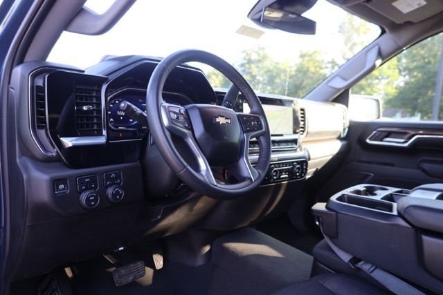 Used 2024 Blue Chevrolet LT image 20