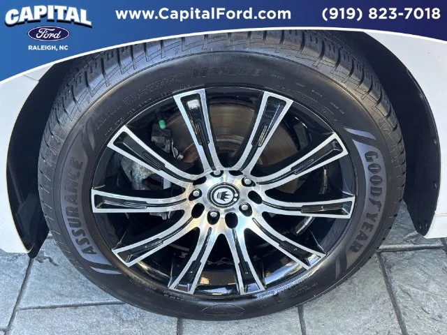 Used 2018 White Ford SE image 13