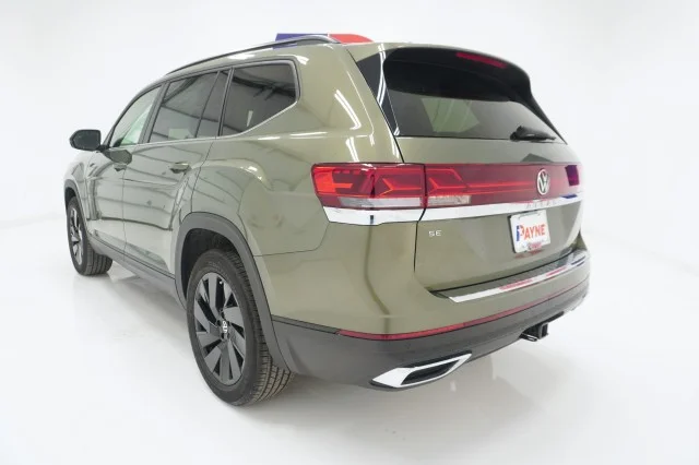 New 2026 Avocado Green Pearl Volkswagen 2.0T SE w/Technology image 9