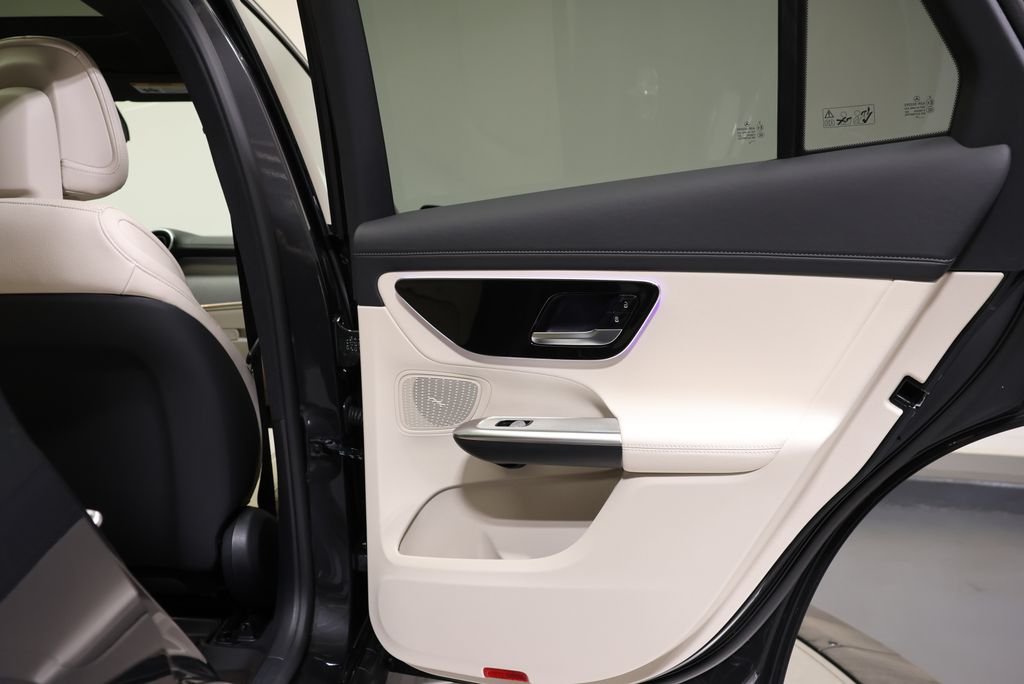 Used 2027  Mercedes-Benz GLC 300 image 49
