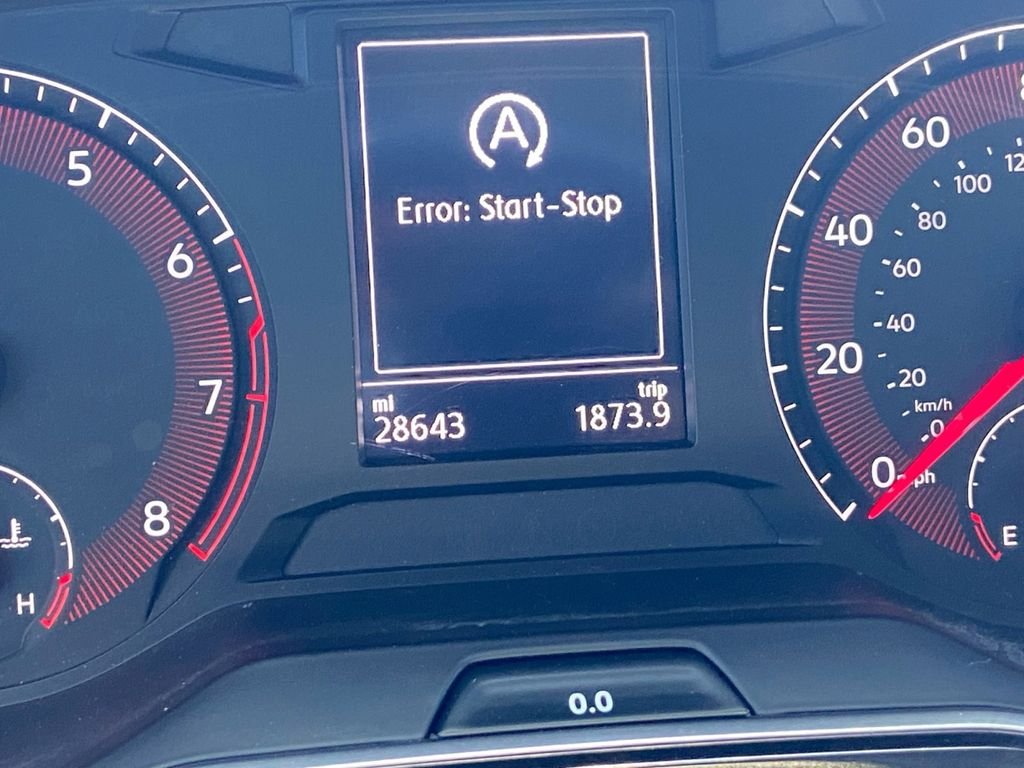 Used 2019  Volkswagen R-Line image 9
