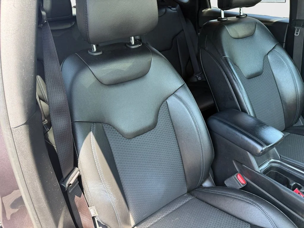 Used 2024 Gray Jeep Latitude image 24