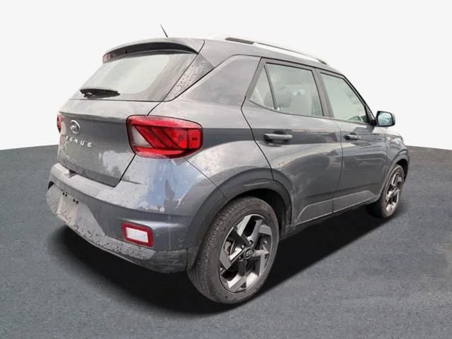 Used 2025 Gray Hyundai SEL image 2