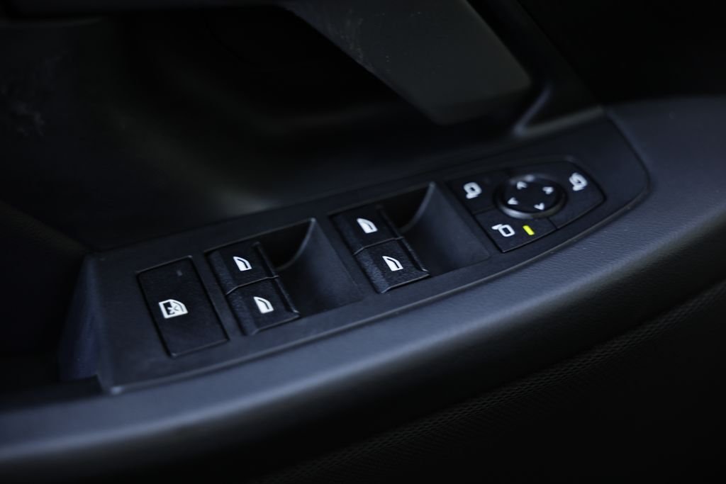 2025 BMW 5 Series 530i - Photo 17