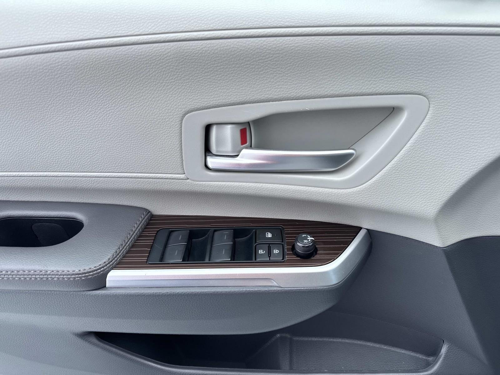 2024 Toyota Sienna XLE - Photo 20