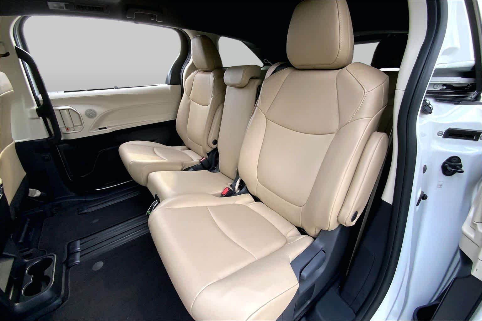 Used 2024 Wind Chill Pearl Toyota XLE image 20