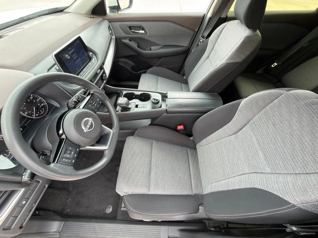 Used 2023 White Nissan SV image 10