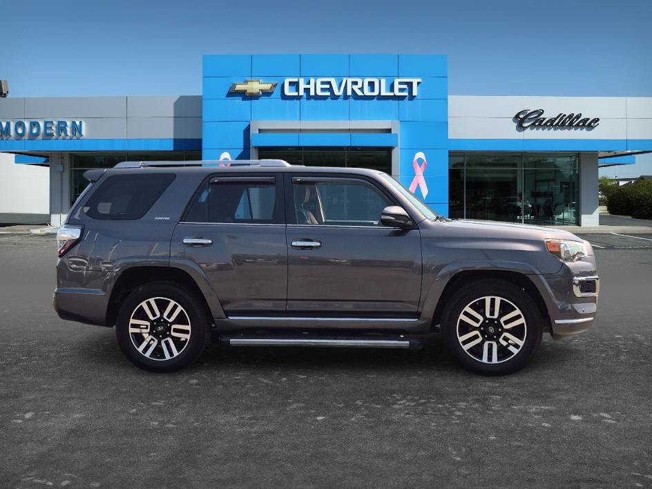 Used 2018  Toyota SR5 image 6