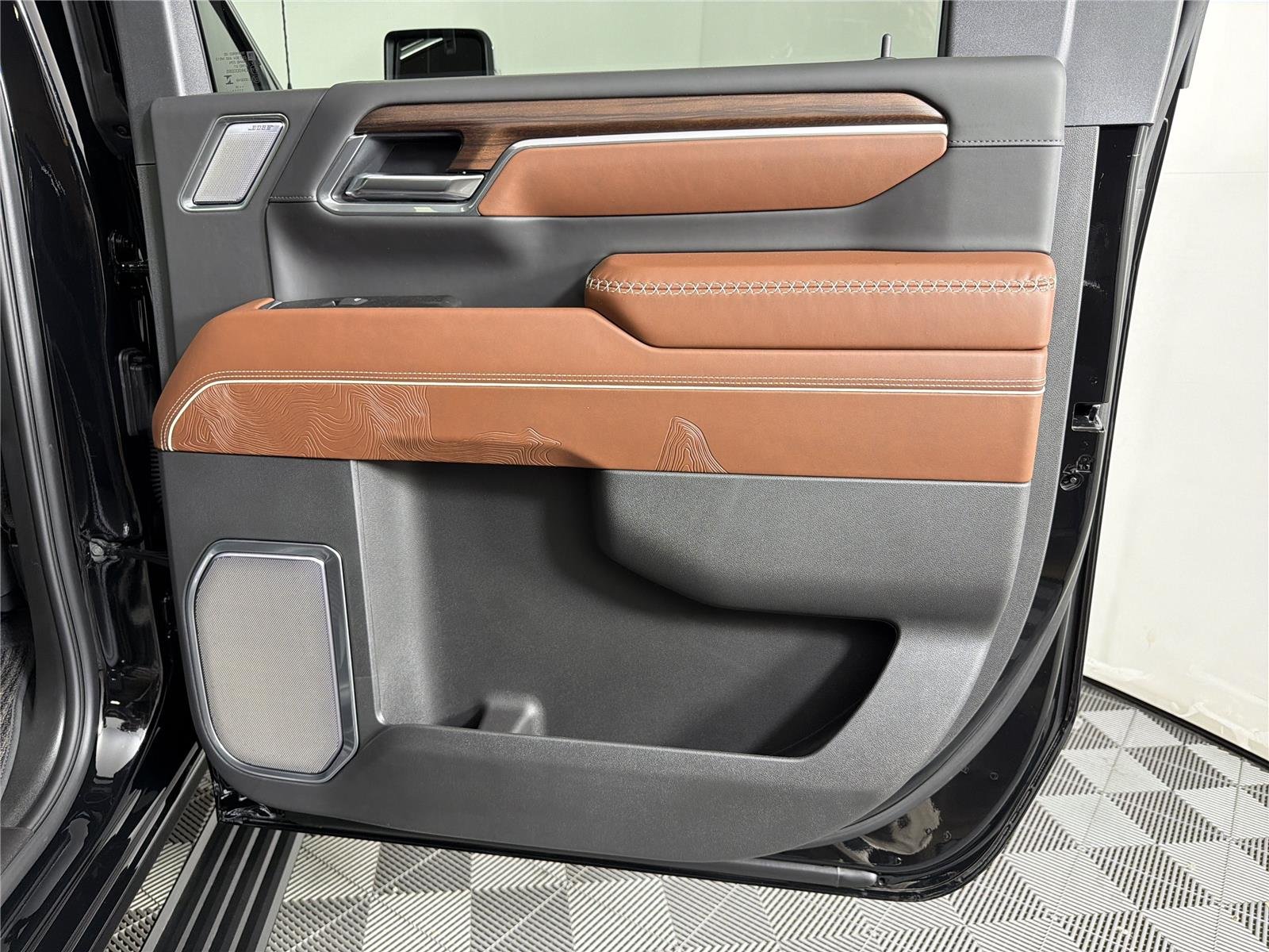 New 2026 Onyx Black GMC Denali Ultimate image 15